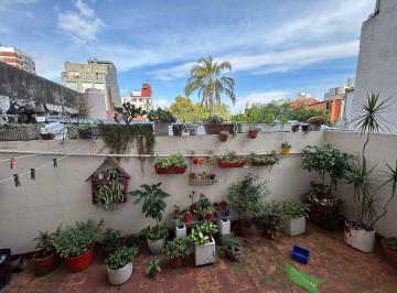 Departamento · 44m² · 3 Ambientes · 3 Ambientes 62 m². 1º Piso por Escalera a La Calle. Patio
