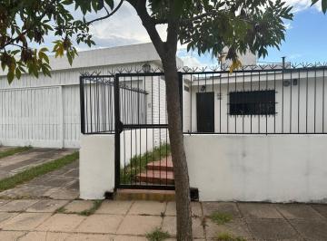 Casa · 192m² · 7 Ambientes · 2 Cocheras · Casa en Arguello - 4dorm