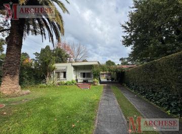 Casa · 114m² · 2 Ambientes · 1 Cochera · Casa 2 Ambientes en Terreno de 600 m² en Venta en Udaondo Parque Leloir