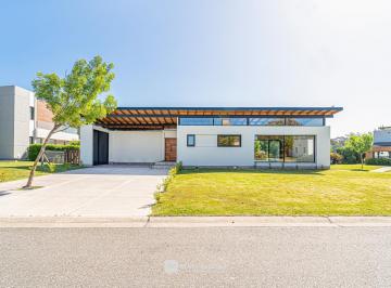 Casa · 163m² · 3 Ambientes · 4 Cocheras · Alquiler 24 Meses - Casa - Arenas del Sur - a Estrenar