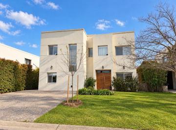 Casa · 270m² · 6 Ambientes · 5 Cocheras · Casa en Venta Lote Interno Barrio Los Alisos Nordelta