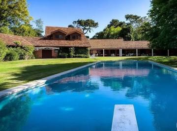 Casa · 1400m² · 15 Ambientes · 4 Cocheras · Casa en Beverly Hills
