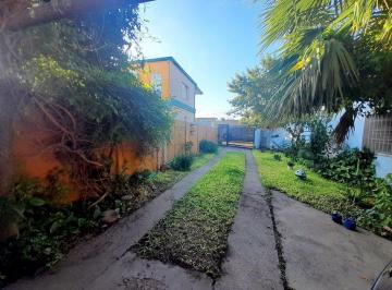 Casa · 219m² · 5 Ambientes · 1 Cochera · Venta Casa 3 Dorm. con Cochera Mas Local