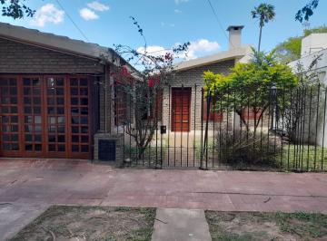 Casa · 137m² · 3 Dormitorios · 1 Cochera · Casa en Barrio Juan de Garay