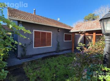 Casa · 75m² · 3 Ambientes · 1 Cochera · Excelente Casa en Costa Azul
