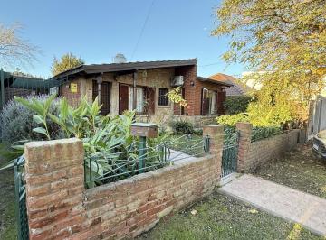 Casa · 128m² · 3 Ambientes · 1 Cochera · Casa en Lote Propio