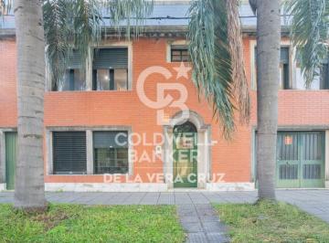 Casa · 218m² · 9 Ambientes · 1 Cochera · Casa en Venta Sargento Cabral Cinco Dorm., Patio y Cochera! Oportunidad