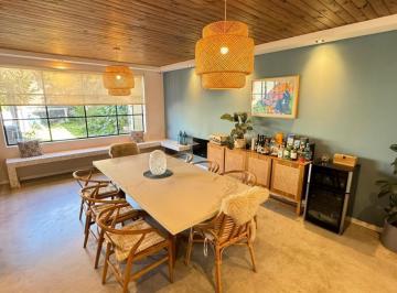 Casa · 280m² · 4 Ambientes · Casa 4 Amb. en Venta con Parque y Piscina en Lanus