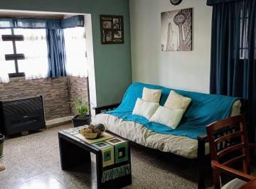 Casa · 170m² · 9 Ambientes · 1 Cochera · Casa de 3 Dorm. - Granadero Baigorria