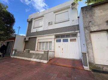 Casa · 165m² · 3 Ambientes · 3 Cocheras · Casa en Venta en Zarate