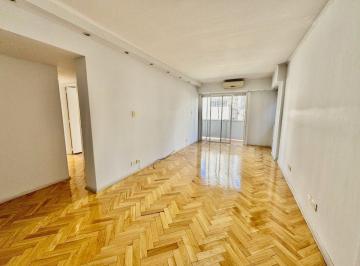 Departamento · 72m² · 3 Ambientes · 1 Cochera · Villa Crespo: Venta 3 0 4 Amb y Cochera - Luz!