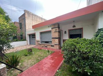 Casa · 138m² · 4 Ambientes · 1 Cochera · Venta Casa 3 Dorm Coch Pat Bª Jardin Apta Credito