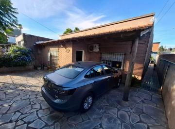 Casa · 160m² · 4 Ambientes · 1 Cochera · Casa 4 Ambientes en Venta en El Jagüel