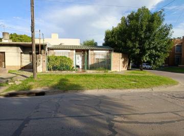 Casa · 50m² · 3 Ambientes · 1 Cochera · Casa Venta Barrio Los Alamos Glew