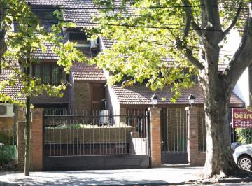 Casa · 374m² · 5 Ambientes · 2 Cocheras · Casa 5 Ambientes en Alquiler en San Isidro