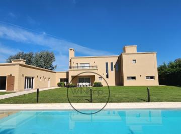 Casa · 415m² · 3 Dormitorios · 4 Cocheras · Importante Casa en Venta Santa Irene Comarcas de Luján