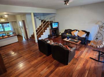 Casa de 4 ambientes, Quilmes · Chalet a Pocas Cuadras del Centro de Quilmes