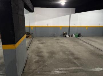Garage , Tres de Febrero · 5 Cocheras Cubiertas en Edificio