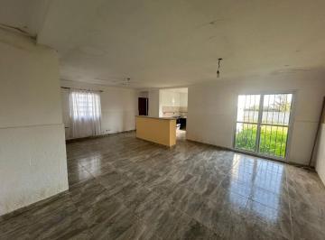 Casa de 2 ambientes, La Plata · Casa en Venta en Parque Sicardi