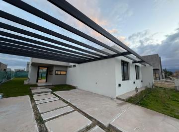 Casa de 4 ambientes, Carrodilla · Casa en Venta de 3 Dorm. en Barrio Privado Tierras Altas, Carrodilla.