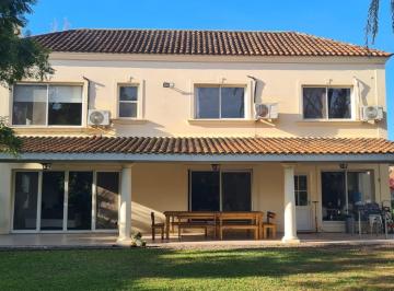 Casa de 6 ambientes, Pilar · Gran Casa en Alquiler Anual