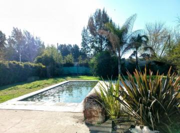 Casa · 110m² · 4 Ambientes · 1 Cochera · Venta Casa 4 Ambientes con Pileta en Barrio Tipas Blancas - Yei Porá