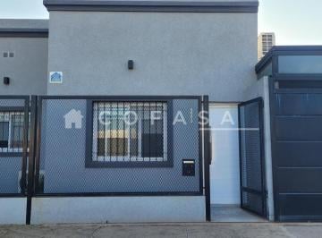 Casa · 72m² · 4 Ambientes · 2 Cocheras · Casa en Angel Gallardo