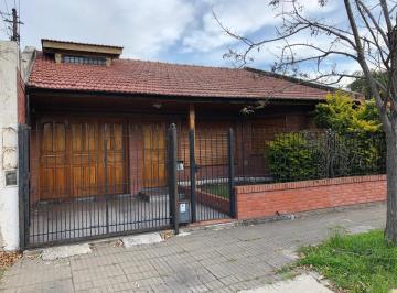 Casa · 4 Ambientes · 1 Cochera · Casa - Turdera