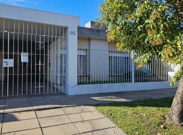 Casa · 208m² · 5 Ambientes · 1 Cochera · Casa 5 Ambientes en Castelar Sur