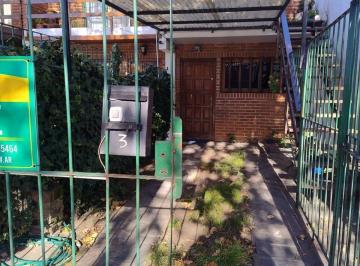 PH · 48m² · 3 Ambientes · 1 Cochera · Hermoso PH de 3 Ambientes con Parque, Garaje y Lavadero en Barrio Parque Luro