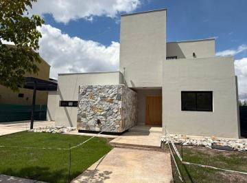 Casa de 10 ambientes, Luján de Cuyo · Vendemos Casa a Estrenar en El Barrio Milcayac 1