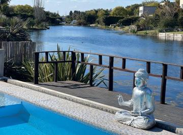 Casa · 220m² · 5 Ambientes · 2 Cocheras · Casa Alquiler o Compra Barrancas de Santa Maria