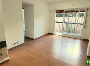 Departamento · 46m² · 2 Ambientes · Alquiler - 2 Amb C/balcon - Viel 300 - Caballito
