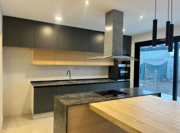 Casa de 9 ambientes, Lunlunta · Vendemos Casa a Estrenar en Terrazas Park Lunlunta