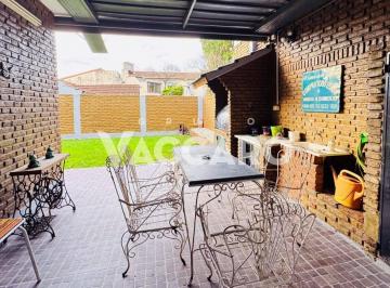 VCO-VCO-1057_2 · Venta de Casa 4 Ambientes en Castelar, Morón