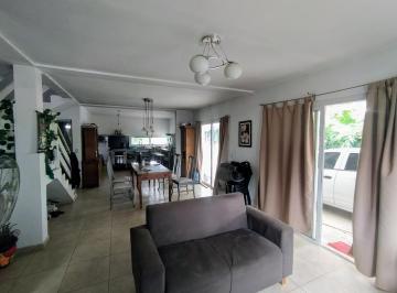 Casa · 120m² · 6 Ambientes · 1 Cochera · Casa en Venta. Tipo Duplex. Amplio Patio. Cordoba. Malagueño