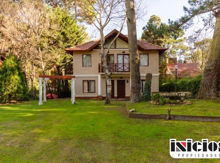 Casa · 50m² · 4 Ambientes · 1 Cochera