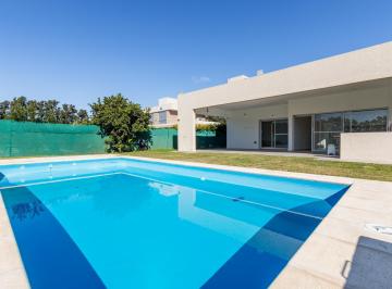 Casa · 161m² · 5 Ambientes · 2 Cocheras · Casa en Azhares del Paraná