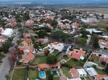 Casa de 8 ambientes, Salta · Casa en Grand Bourg en Venta