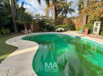 Casa · 647m² · 11 Ambientes · 4 Cocheras · Casa Chalet en Venta en Villa Sarmiento, Morón, G. B. a. Zona Oeste