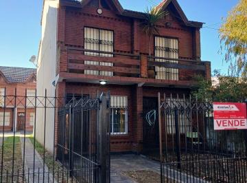 DIT-DIT-6212_2 · Casa 3 Dorm.. | Av Mitre 2075
