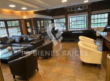 Casa · 489m² · 6 Ambientes · 2 Cocheras · Casa - Saint Thomas Norte