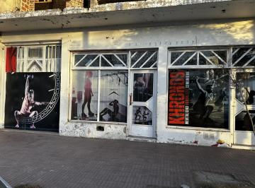 Local comercial · 250m² · 4 Ambientes · Local en Alquiler
