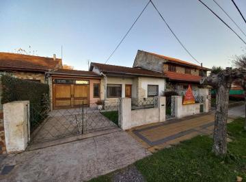 DEH-DEH-554_2 · Casa con Amplio Parque y Pileta en Excelente Ubicación!