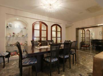 Casa · 214m² · 5 Ambientes · 1 Cochera · Venta Casa 5 Ambientes Patio en Vélez Sársfield