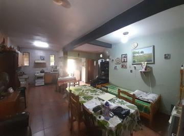 Casa · 146m² · 6 Ambientes · 1 Cochera · Venta Casa 3 Dorm., Cochera y Local