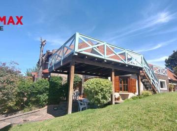 Casa · 145m² · 4 Ambientes · 1 Cochera · Casa en Ostende/pinamar, a 300 m del Mar