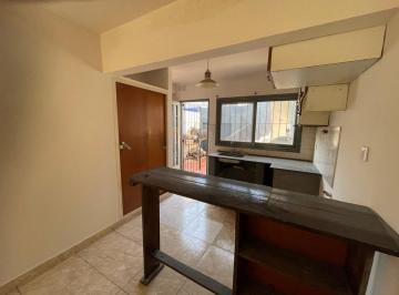 PH · 39m² · 2 Ambientes · 1 Cochera · PH Venta Merlo Centro