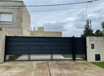 Casa · 125m² · 4 Ambientes · 2 Cocheras · Casa en Venta en Pergamino con Pileta