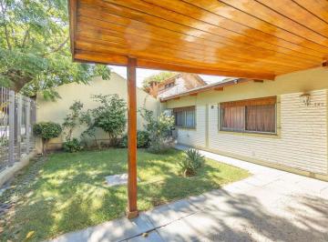 Casa · 130m² · 4 Ambientes · 1 Cochera · Venta Casa en Temperley Pileta Quincho
